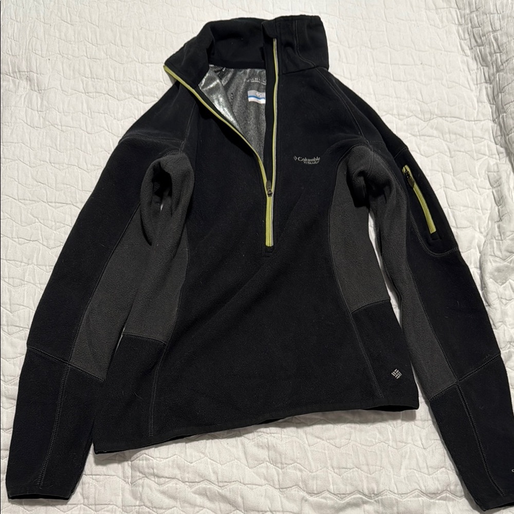 Columbia Men's Black Sweater